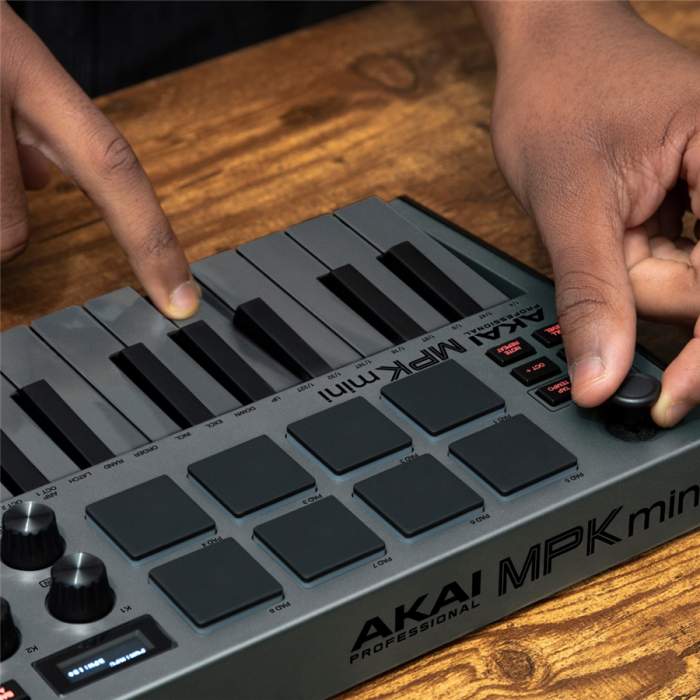 Hlavní obrázek MIDI keyboardy AKAI MPK mini MK3 Grey