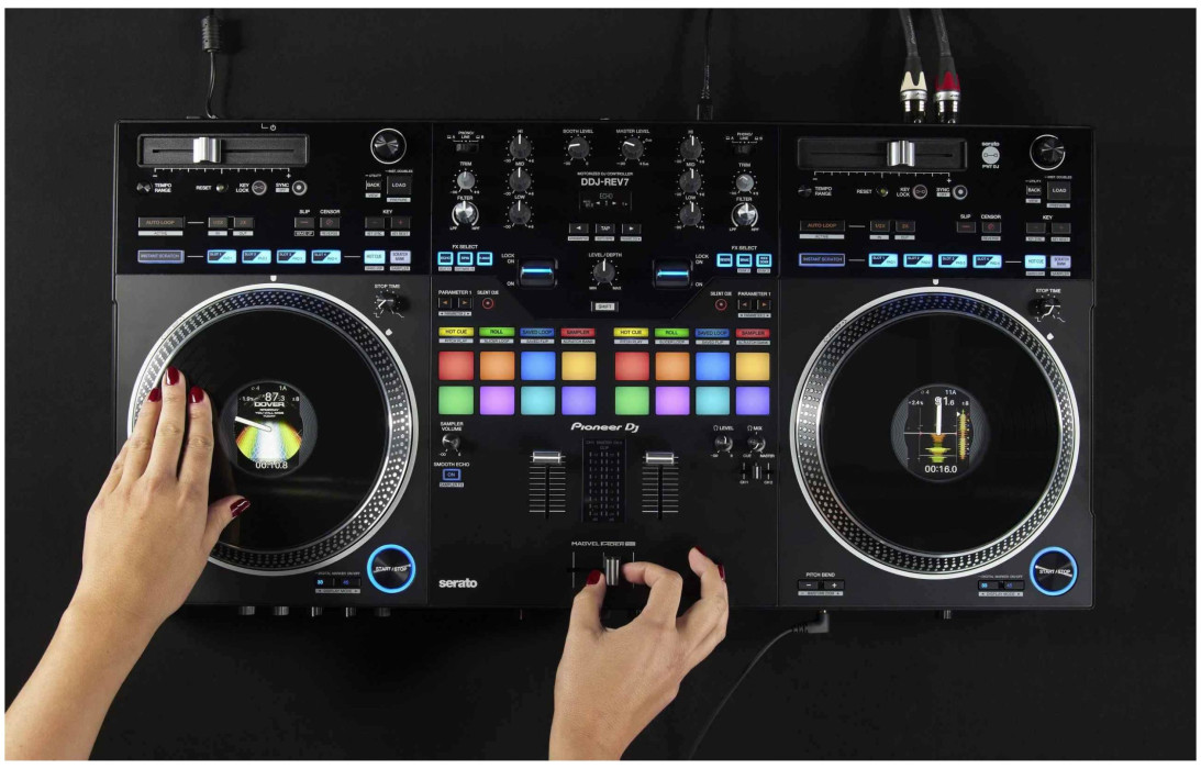 Hlavní obrázek DJ kontrolery PIONEER DJ DDJ-REV7